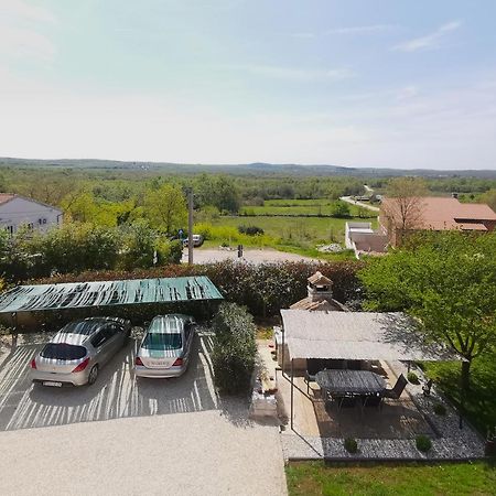 Apartman Luna Sveti Lovreč Pazenatički Exterior foto