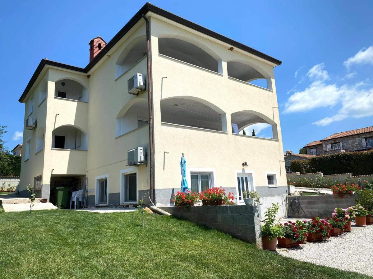 Apartman Luna Sveti Lovreč Pazenatički Exterior foto