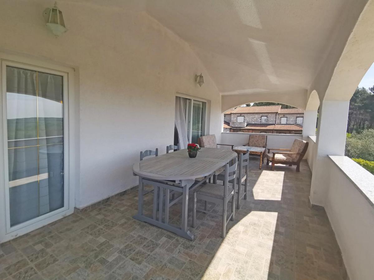 Apartman Luna Sveti Lovreč Pazenatički Exterior foto