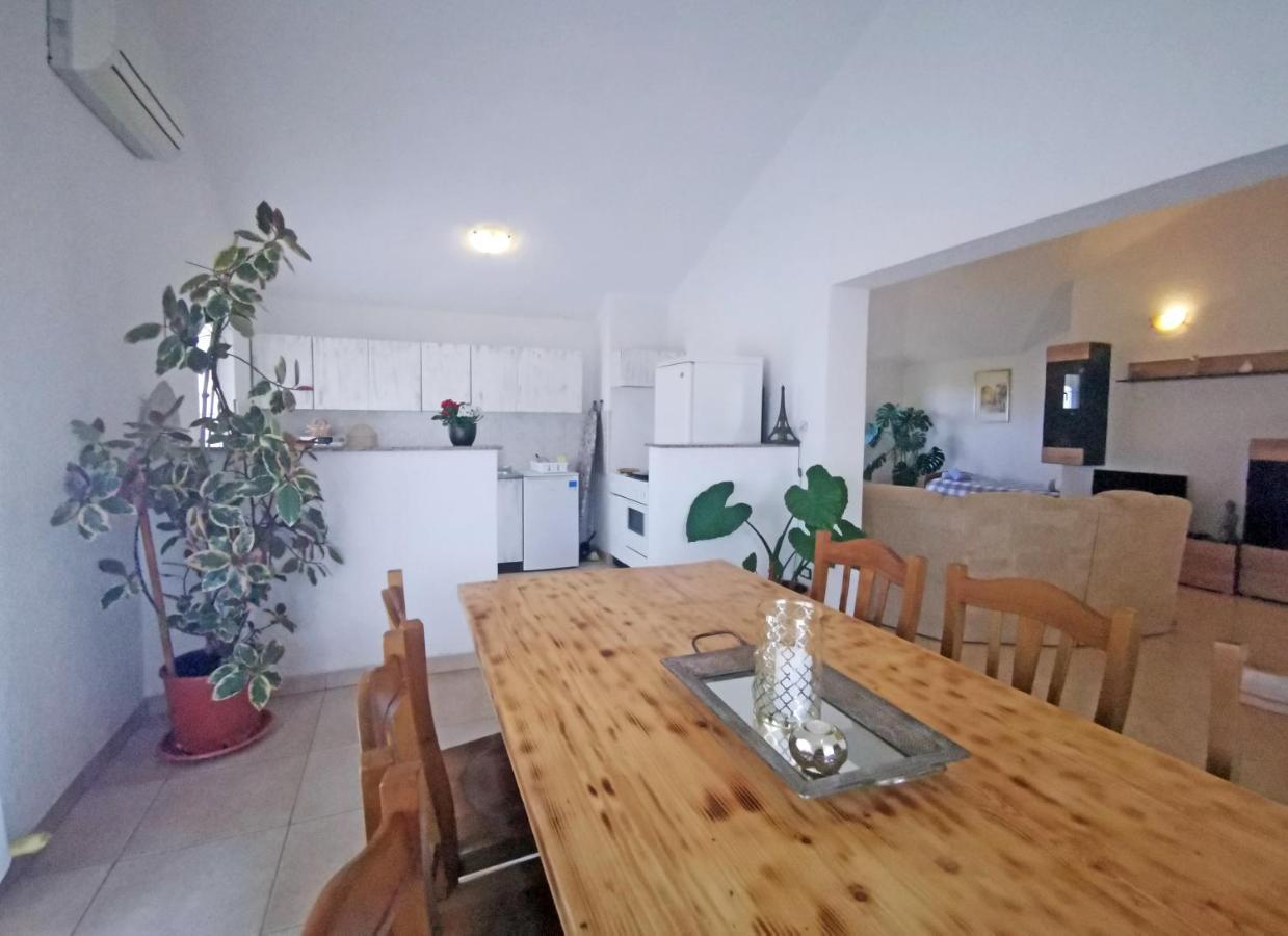 Apartman Luna Sveti Lovreč Pazenatički Exterior foto
